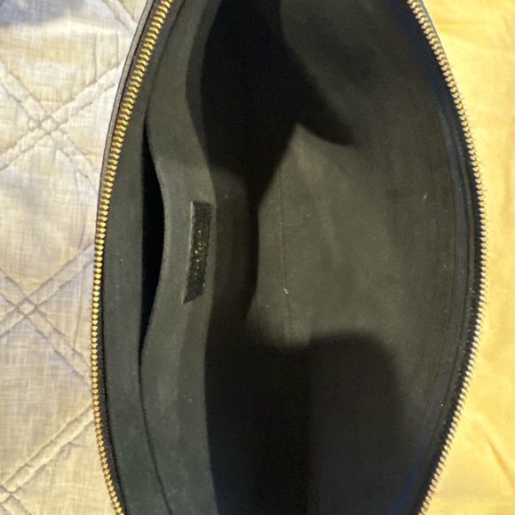 Louis Vuitton Daily Monogram Pouch Black - Picture 3 of 5